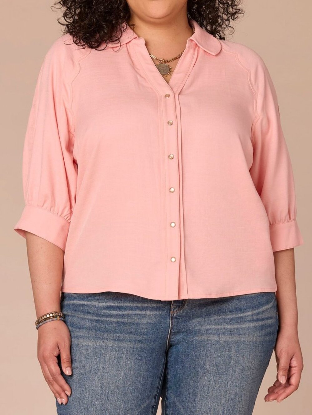 Democracy Plus Snap Front V-Neck Scallop Edge Shirt Sandy Peach 2X NWT MSRP $88